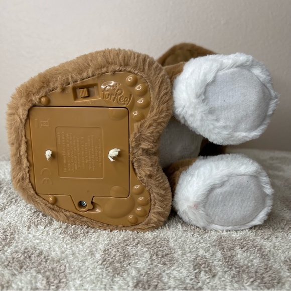 FurReal Chatty Charlie The Barkin Beagle - Picture 14 of 14